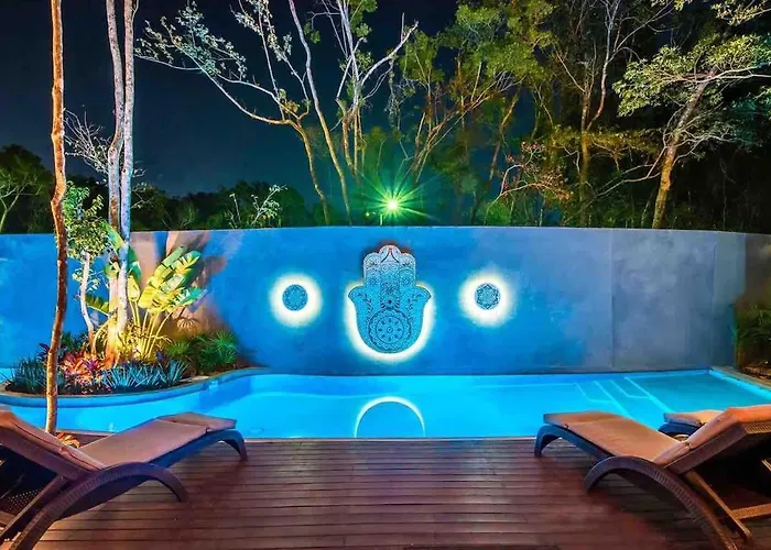 Holiday home Designer Luxury With Private Pool Oasis