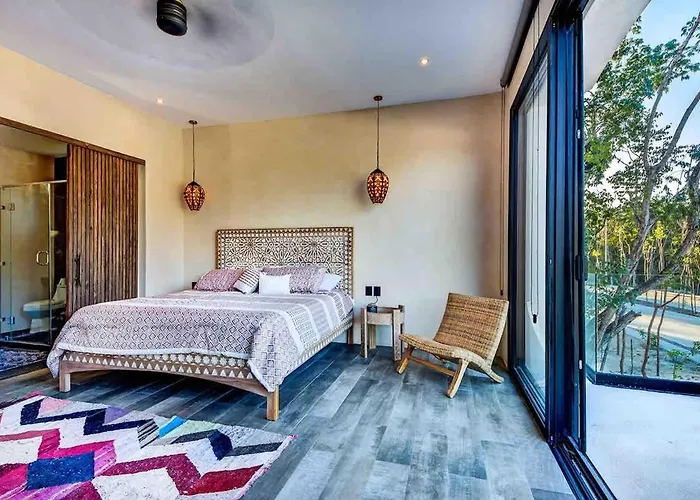 Holiday home Designer Luxury With Private Pool Oasis